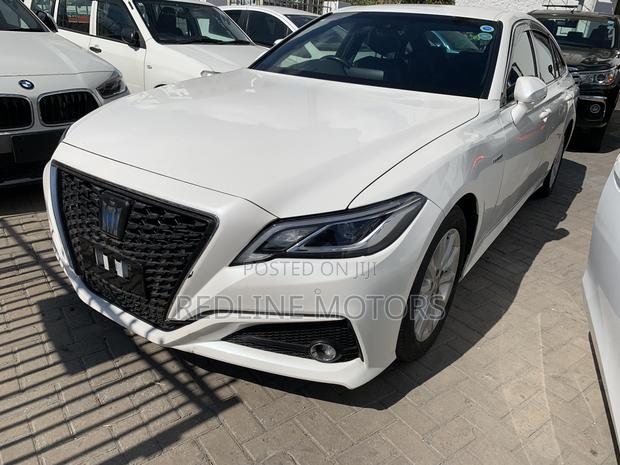 Toyota Crown 2018 White