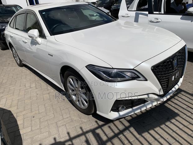 Toyota Crown 2018 White