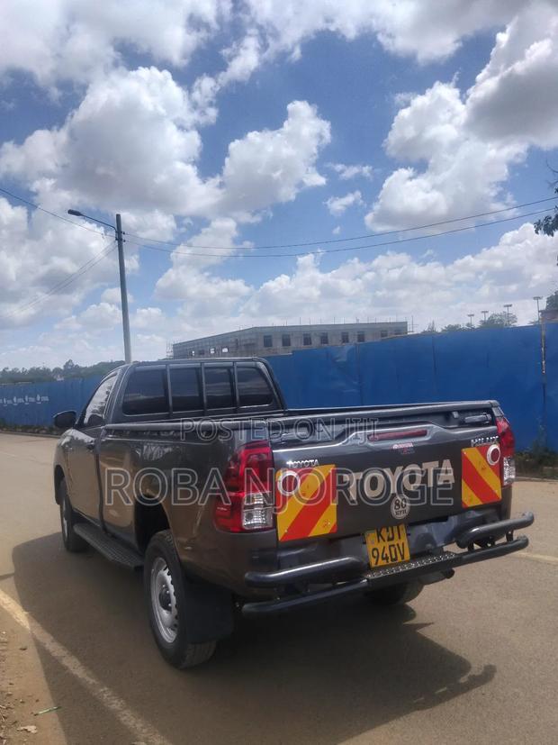 Toyota Hilux 2024 Black