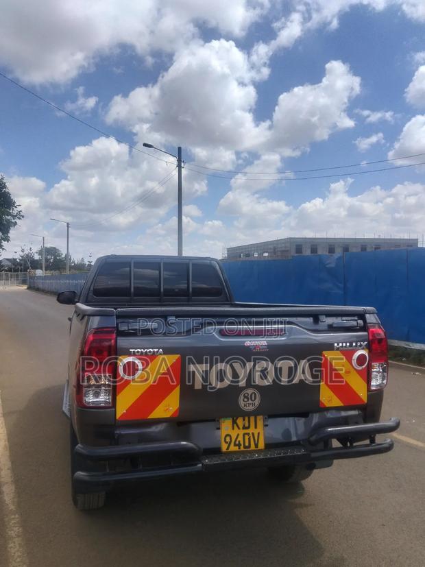 Toyota Hilux 2024 Black