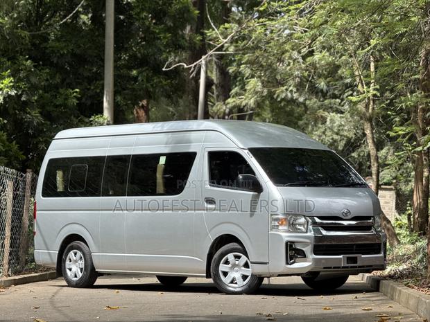 Toyota HiAce 2019 Silver