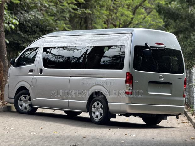Toyota HiAce 2019 Silver