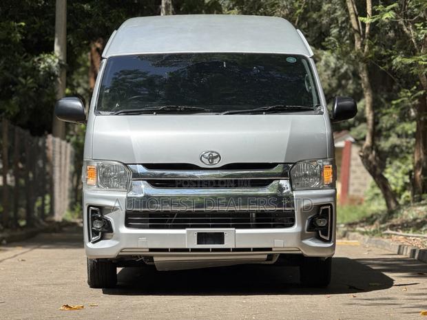 Toyota HiAce 2019 Silver