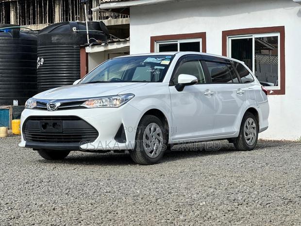 Toyota Corolla Fielder 1.5 Petrol FWD 2018 White