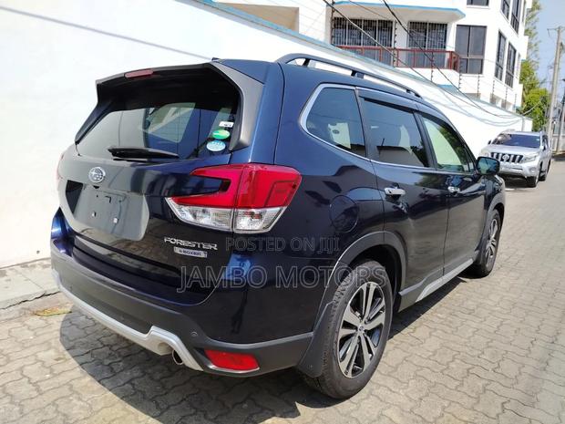Subaru Forester Premium AWD 2019 Blue