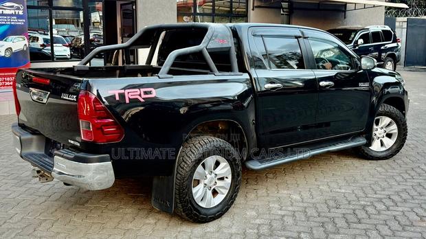 Toyota Hilux Revo Double Cab Deisel 2.4 AWD 2018 Black