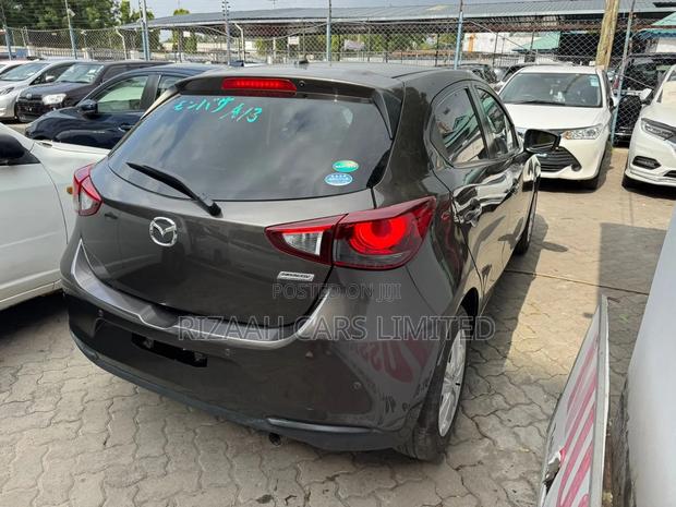 Mazda 2 2020 Gray