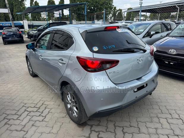Mazda 2 2020 Silver