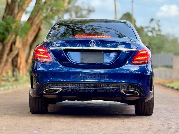 Mercedes-Benz C200 2018 Blue
