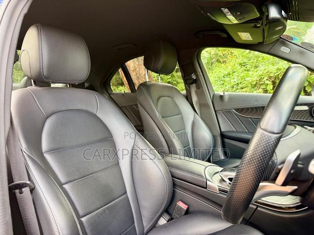 Mercedes-Benz C200 2018 Blue