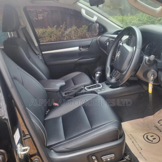 Toyota Hilux Revo Double Cab Deisel 2.4 AWD 2018 Black