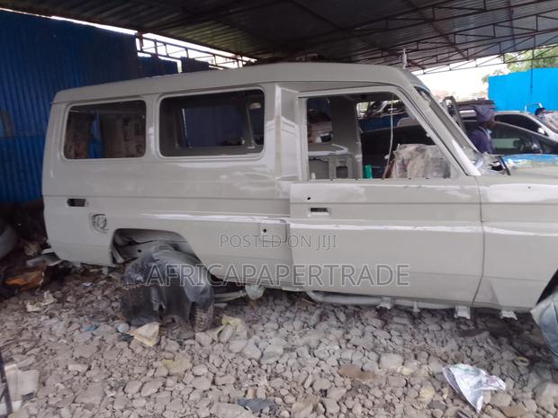 Toyota Land Cruiser 2002 Gray