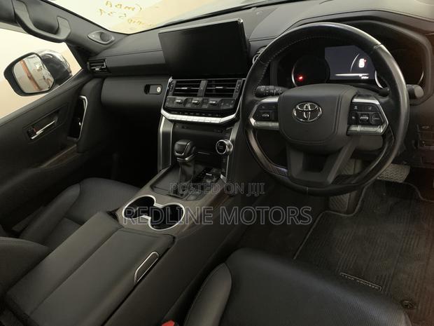 Toyota Land Cruiser 3.3 Diesel 4WD 2021 Black
