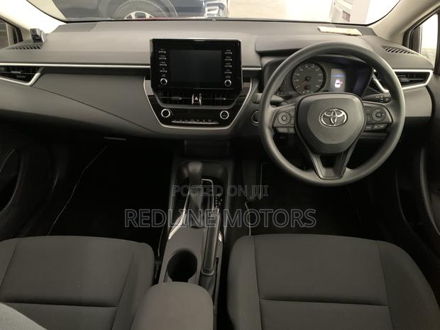 Toyota Corolla LE Eco (1.8L 4cyl 2A) 2019 Orange