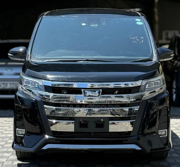 Toyota Noah 2018 Matt Black