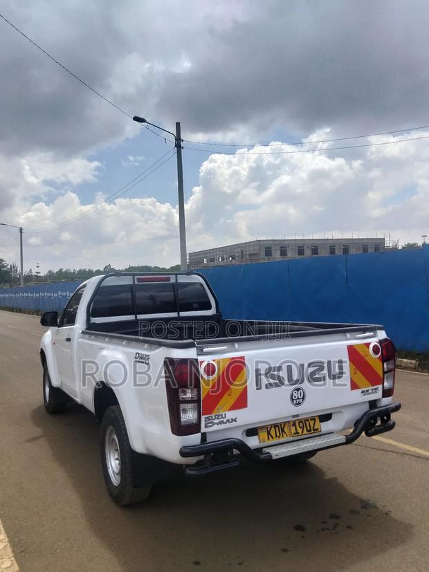 Isuzu D-MAX 2023 White