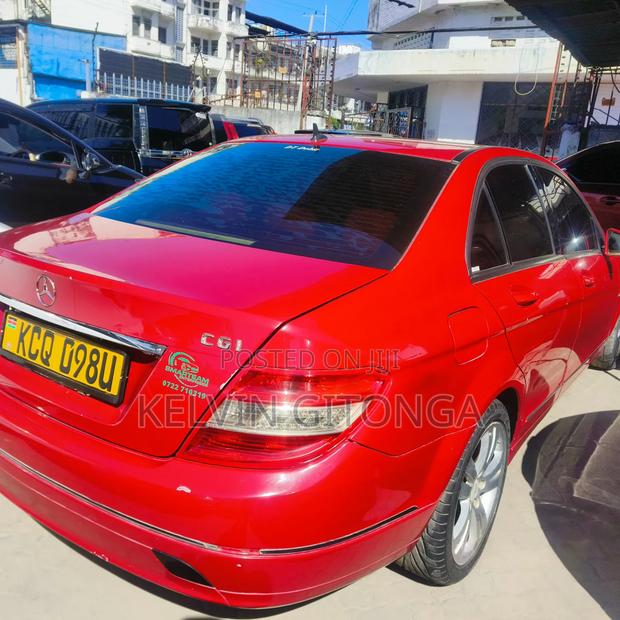 Mercedes-Benz C200 2012 Red