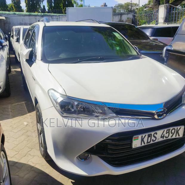 Toyota Corolla Fielder 2017 White