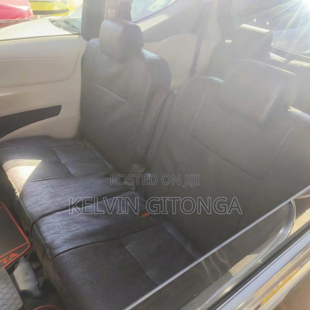 Toyota Sienta 2018 Beige