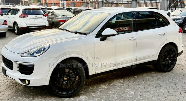 Porsche Cayenne Platinum Edition AWD 2018 White