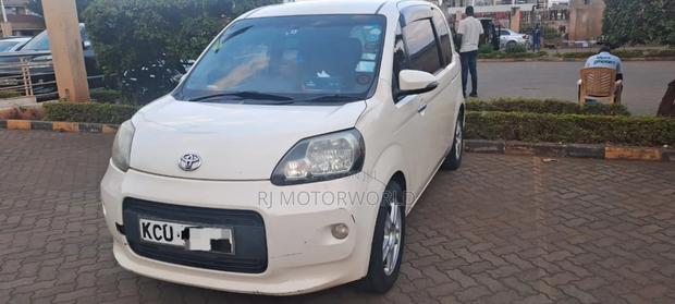 Toyota Porte 1.5 FWD 2013 Beige