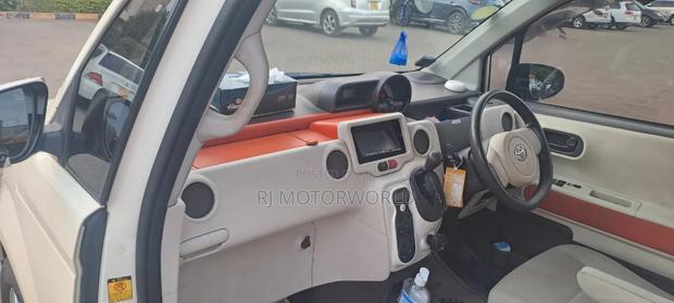 Toyota Porte 1.5 FWD 2013 Beige