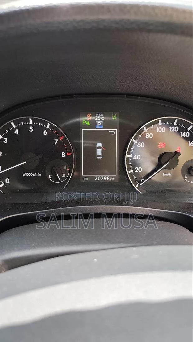Toyota Premio 2018 Silver