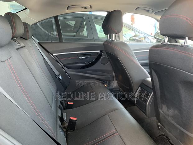 BMW 320i Sedan RWD 2018 Silver