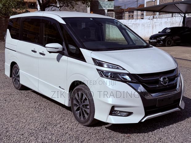 Nissan Serena 2018 White