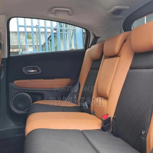 Honda Vezel 1.5 Hybrid 2WD 2018 Red