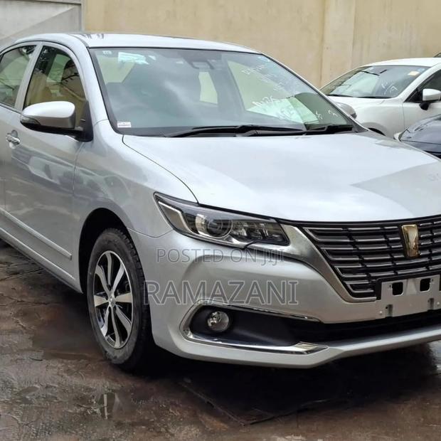 Toyota Premio 1.5 FWD 2019 Silver