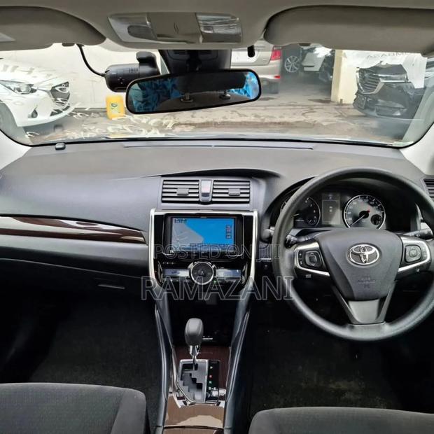 Toyota Premio 1.5 FWD 2019 Silver