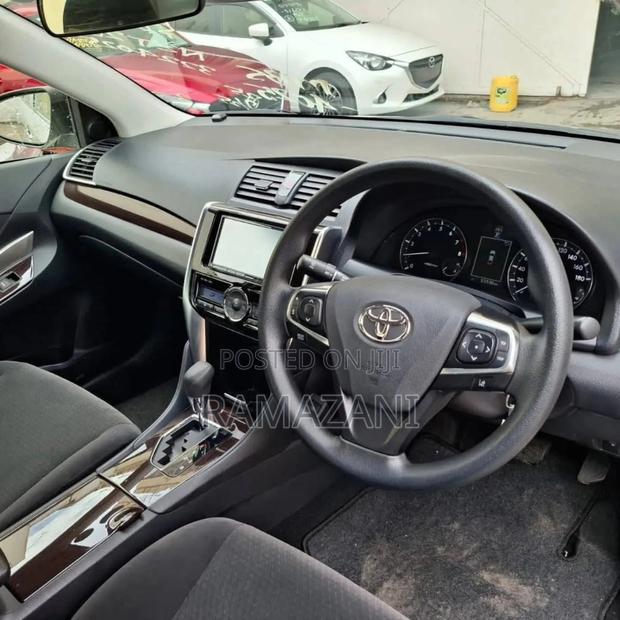 Toyota Premio 1.5 FWD 2019 Silver