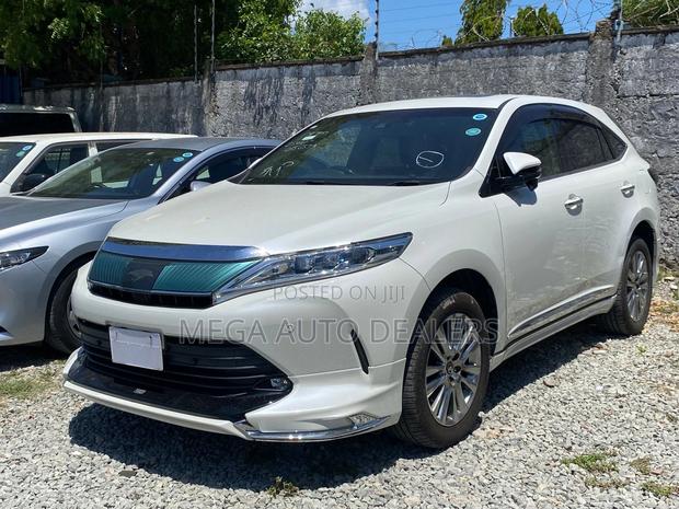Toyota Harrier 2018 White