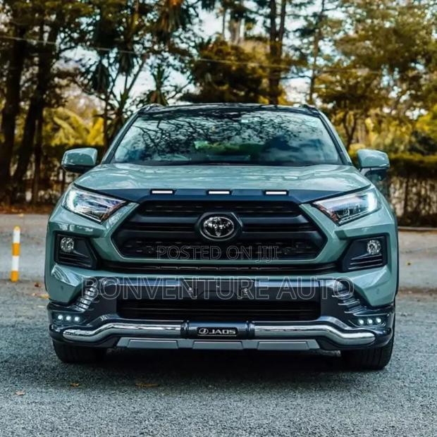 Toyota RAV4 XLE Premium AWD 2019 Green