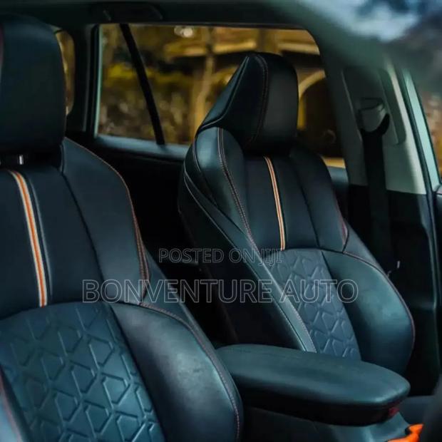 Toyota RAV4 XLE Premium AWD 2019 Green