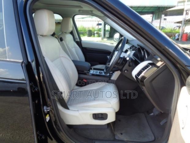 Land Rover Discovery HSE 4x4 2017 Black
