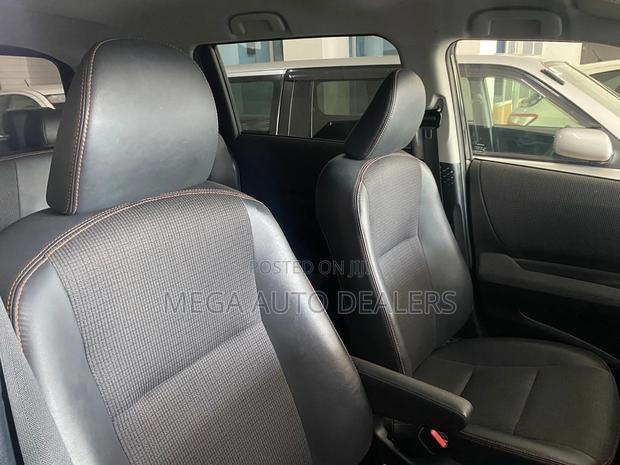 Toyota Sienta 2018 Black
