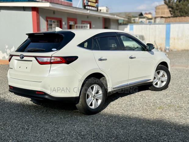 Toyota Harrier 2018 White