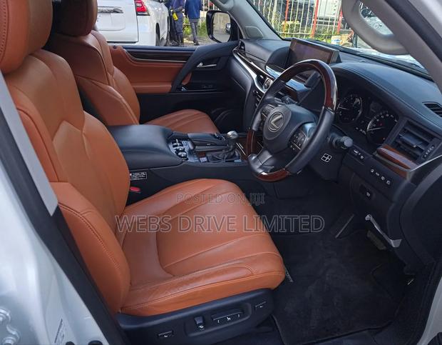 Lexus LX 570 AWD 2018 Pearl