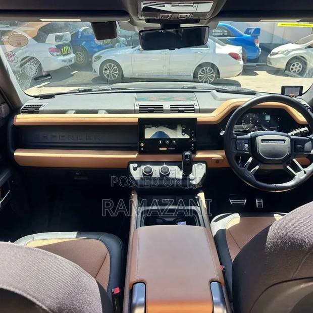 Land Rover Defender X-Dynamic HSE 2022 Gray