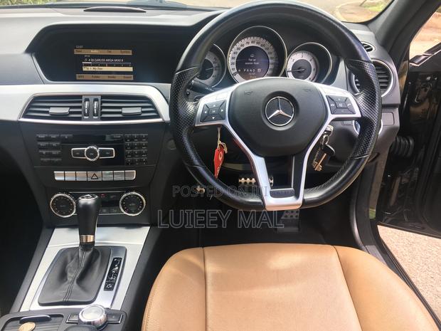 Mercedes-Benz C250 2011 Black