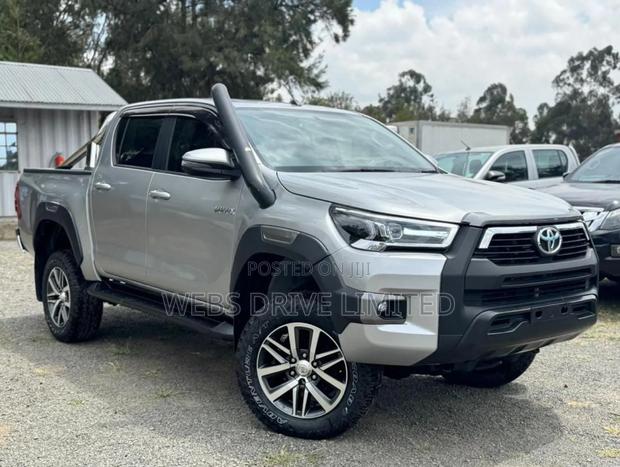 Toyota Hilux 2018 Silver