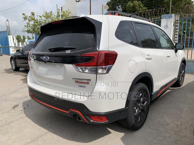 Subaru Forester 2.5i Limited AWD 2018 White