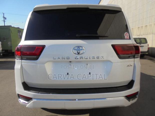 Toyota Land Cruiser 3.3 Diesel 4WD 2022 White