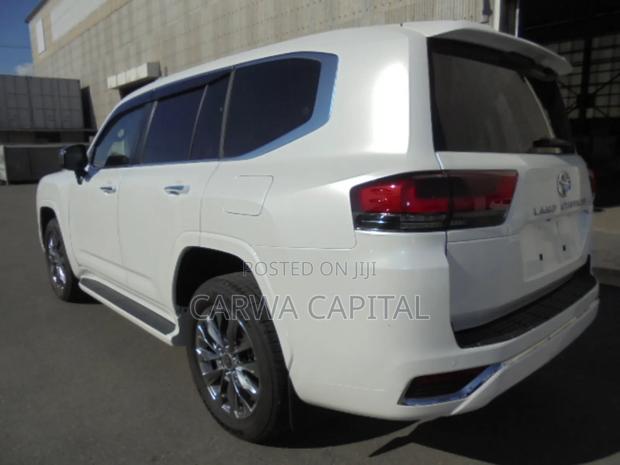 Toyota Land Cruiser 3.3 Diesel 4WD 2022 White
