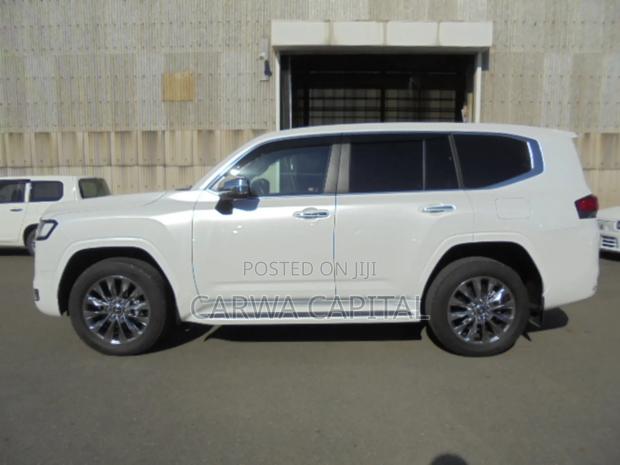 Toyota Land Cruiser 3.3 Diesel 4WD 2022 White