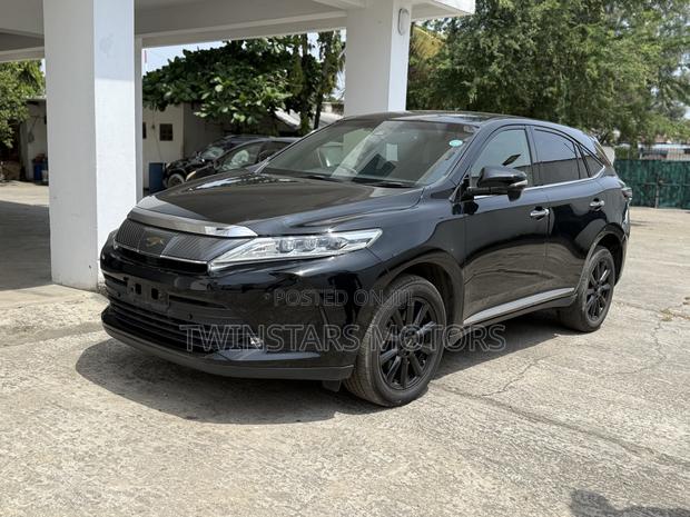 Toyota Harrier 2.0 2018 Matt Black