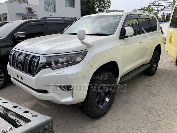 Toyota Land Cruiser Prado 2.8 2018 White