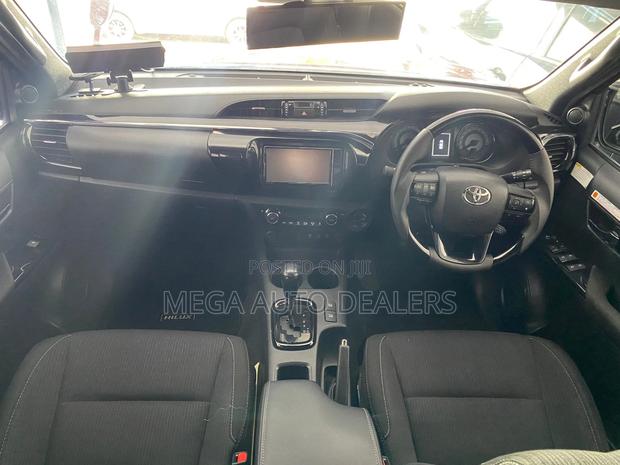 Toyota Hilux 2019 Red